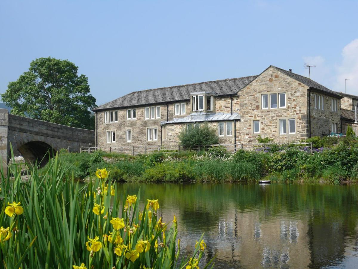 فندق بورنسولفي  The Red Lion & Manor House المظهر الخارجي الصورة